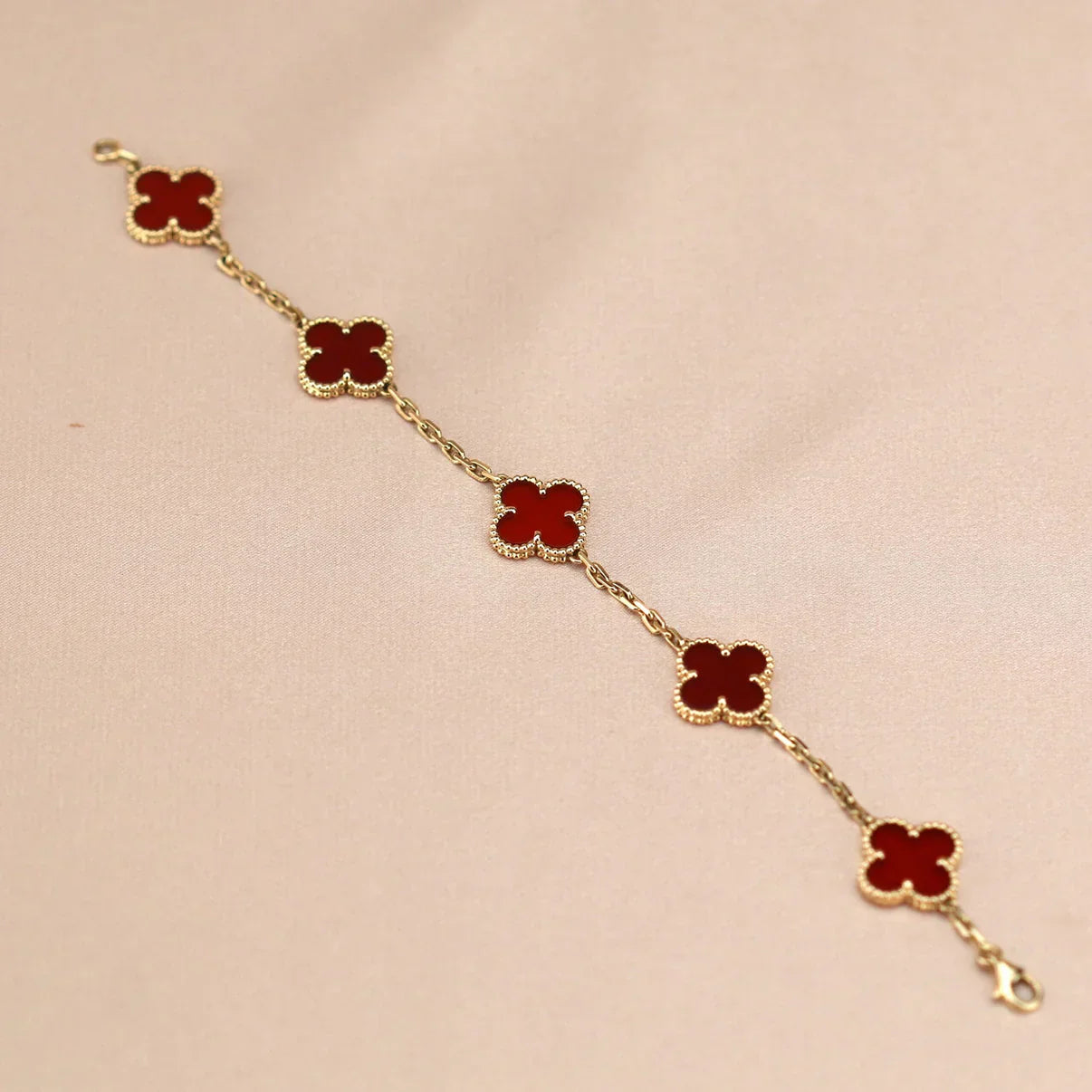 [Novalux]LUCKY CLOVER 5-MOTIF BRACELET - RED CARNELIAN COLLECTION