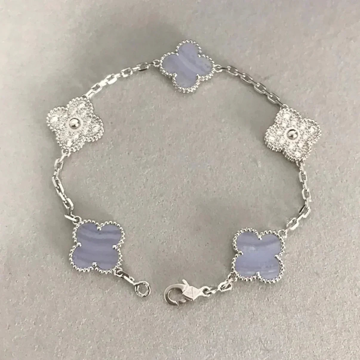 [Novalux]LUCKY CLOVER 5-MOTIF BRACELET - PURPLE CHALCEDONY COLLECTION