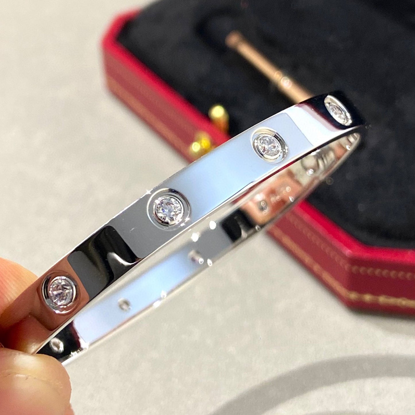 [Novalux]CLASSIC 6.1MM LOVE BANGLE - 10-DIAMOND
