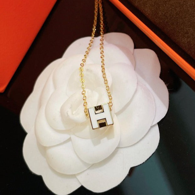 [Novalux]H WHITE SQUARE GOLD NECKLACE