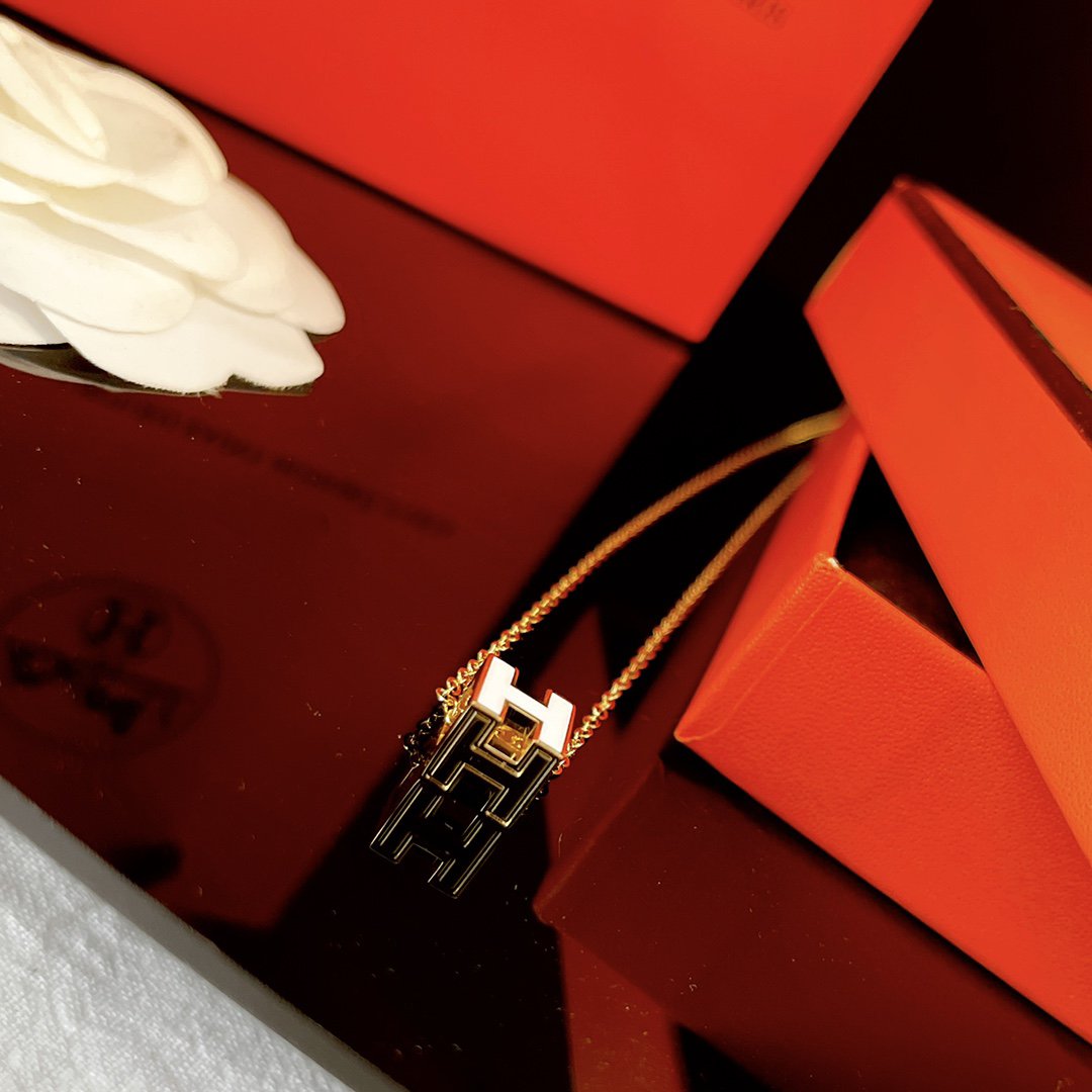 [Novalux]H WHITE SQUARE GOLD NECKLACE