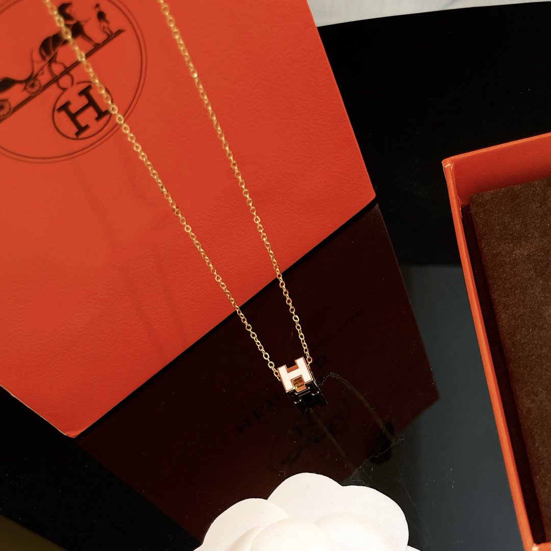 [Novalux]H WHITE SQUARE GOLD NECKLACE