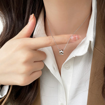 [Novalux]BEE MINI PEDANT DIAMOND NECKLACE
