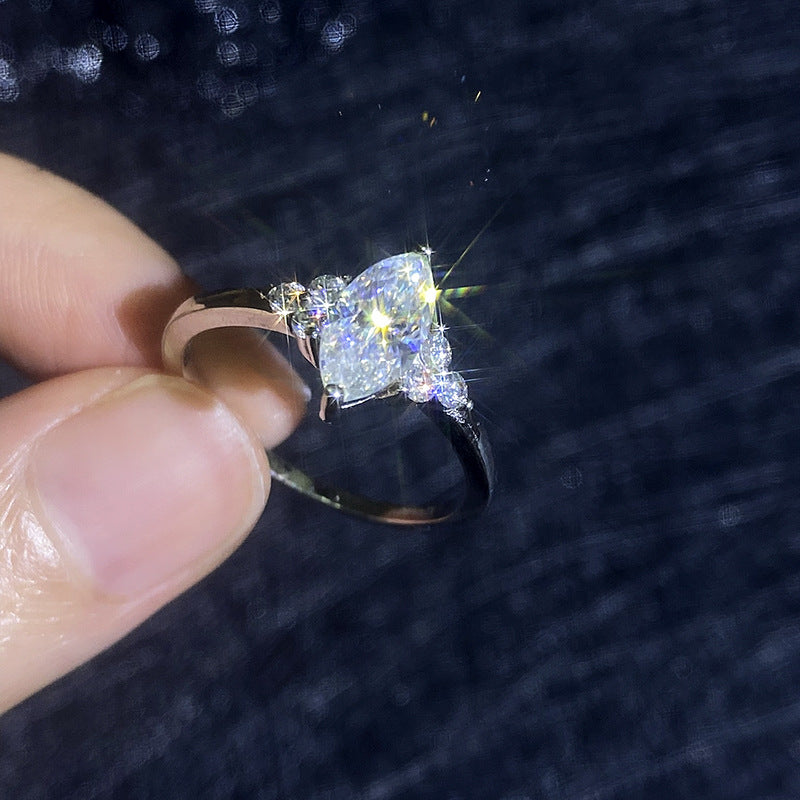 [Novalux]ELEGANT MARQUISE CUT MOISSANITE RING WITH SIDE ACCENTS
