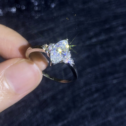 [Novalux]ELEGANT MARQUISE CUT MOISSANITE RING WITH SIDE ACCENTS