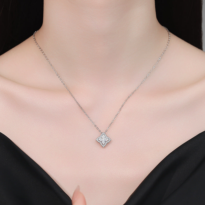 [Novalux]STAR-CLOVER MOISSANITE NECKLACE
