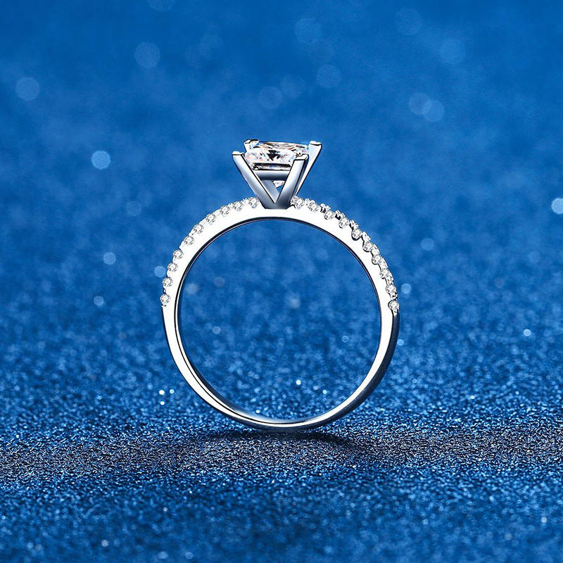 [Novalux]ELEGANT PRINCESS CUT MOISSANITE ENGAGEMENT RING