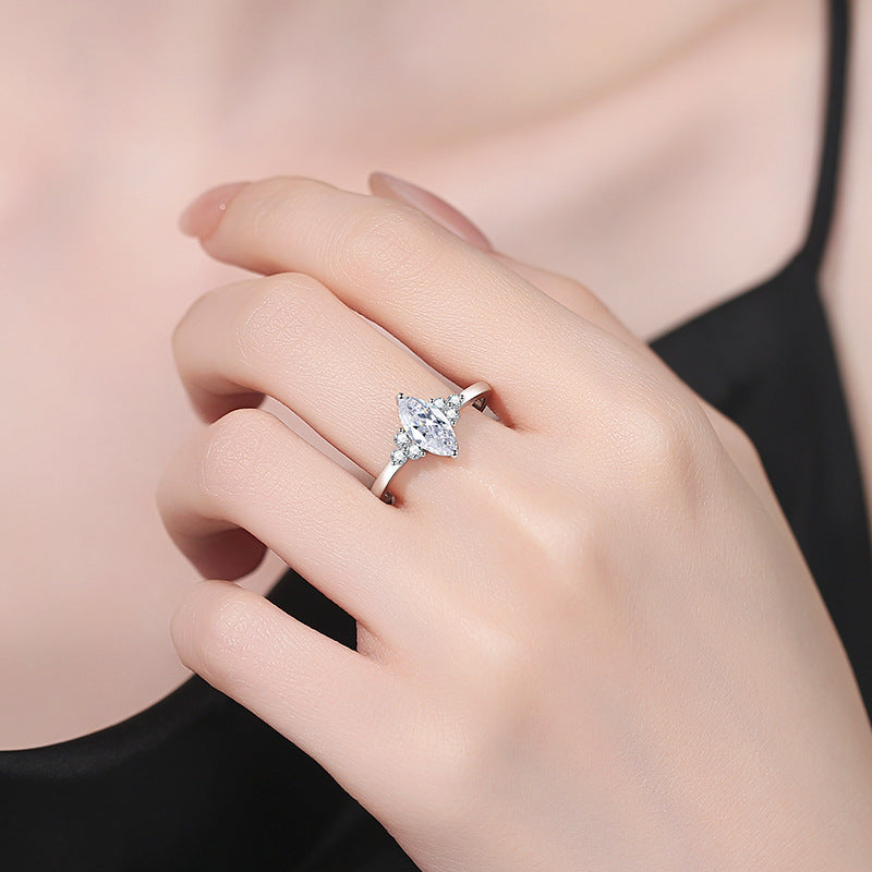 [Novalux]ELEGANT MARQUISE CUT MOISSANITE RING WITH SIDE ACCENTS