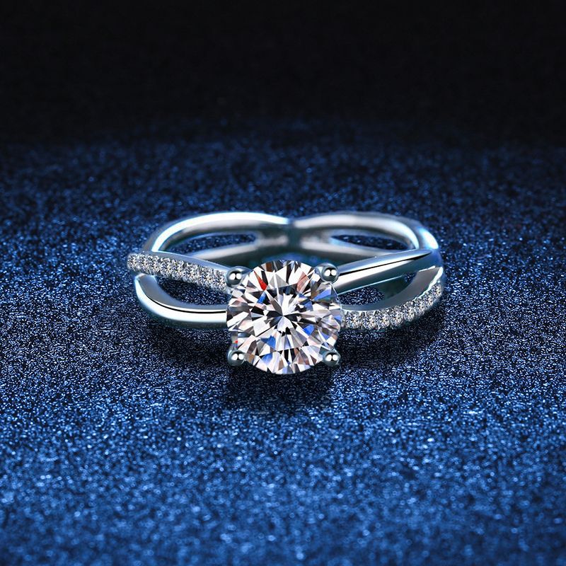 [Novalux]ELEGANT 4-PRONG CROSSOVER MOISSANITE ENGAGEMENT RING