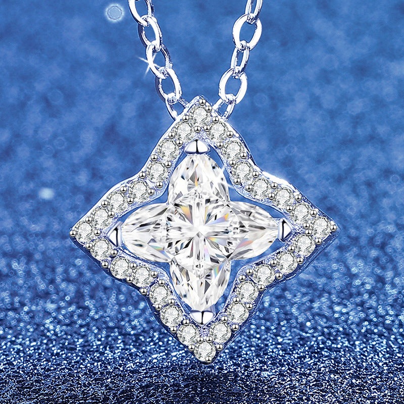 [Novalux]STAR-CLOVER MOISSANITE NECKLACE