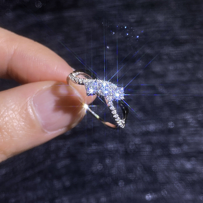 [Novalux]INTERTWINING LOVE MOISSANITE RING