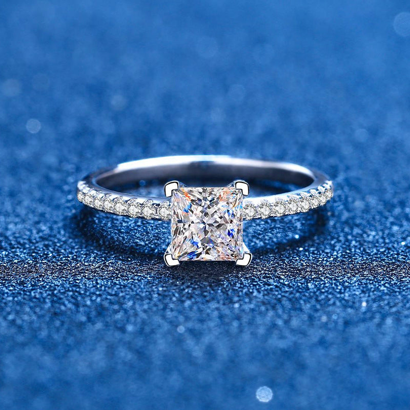 [Novalux]ELEGANT PRINCESS CUT MOISSANITE ENGAGEMENT RING