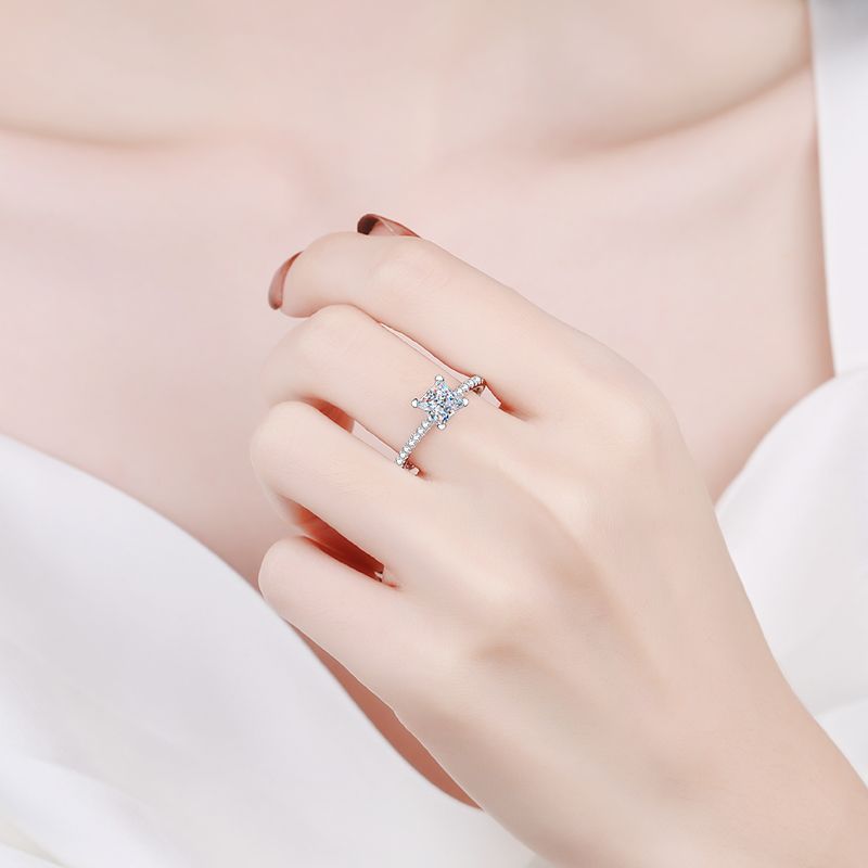 [Novalux]ELEGANT PRINCESS CUT MOISSANITE ENGAGEMENT RING