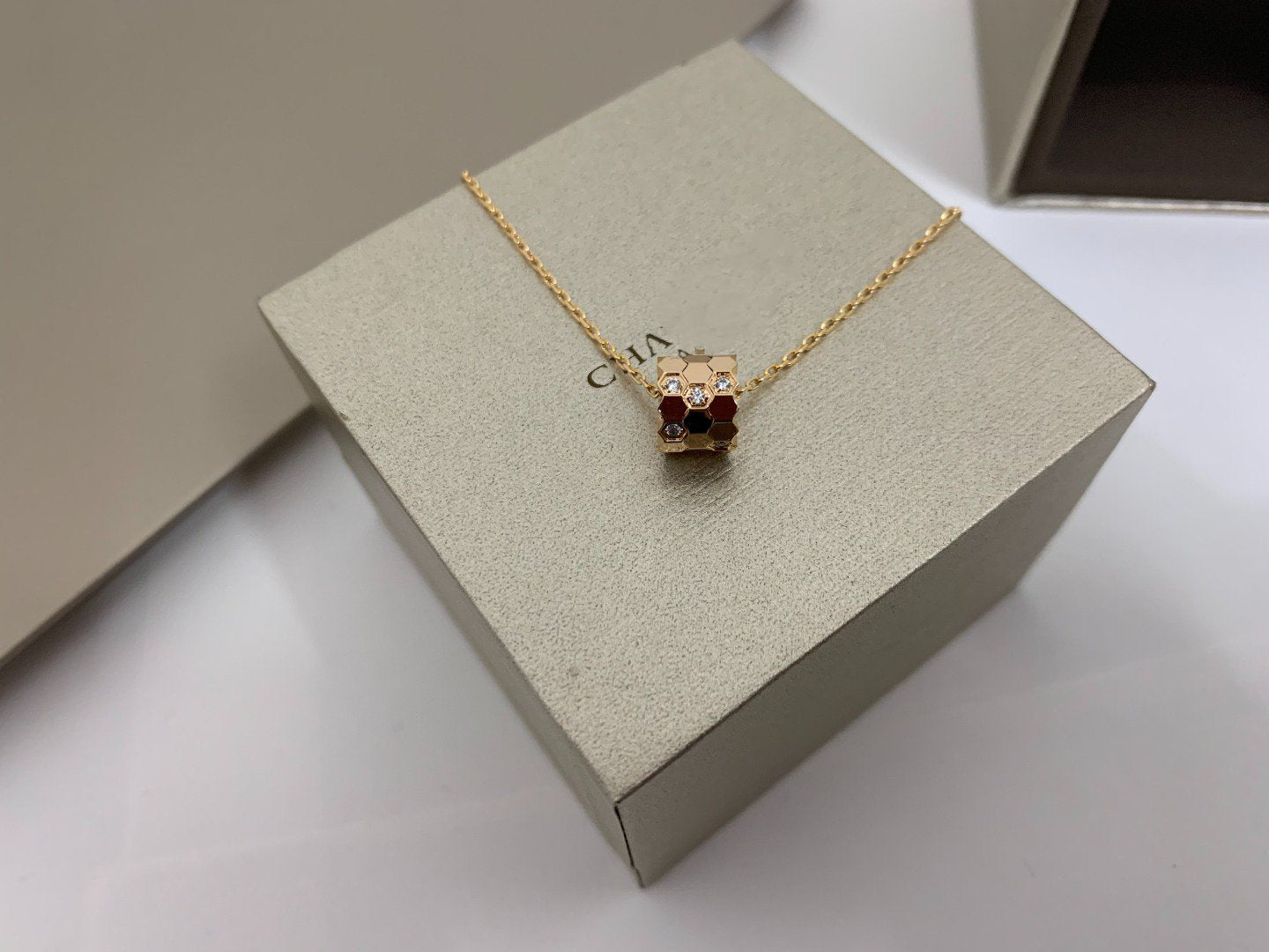 [Novalux]BEE LOVE DIAMOND NECKLACE