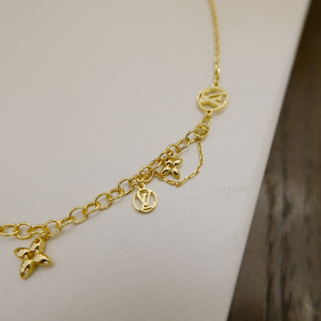 [Novalux]BLOOMING SUPPLE NECKLACE BRASS