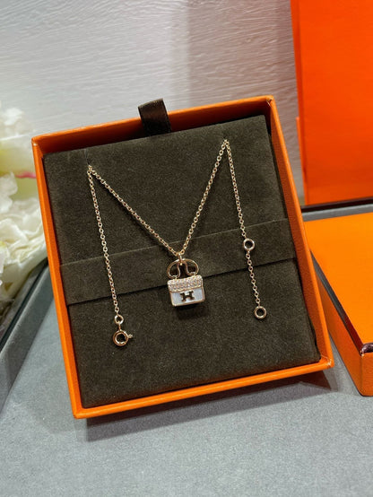 [Novalux]H CIRCE MOISSANITE PENDANT NECKLACE GOLD