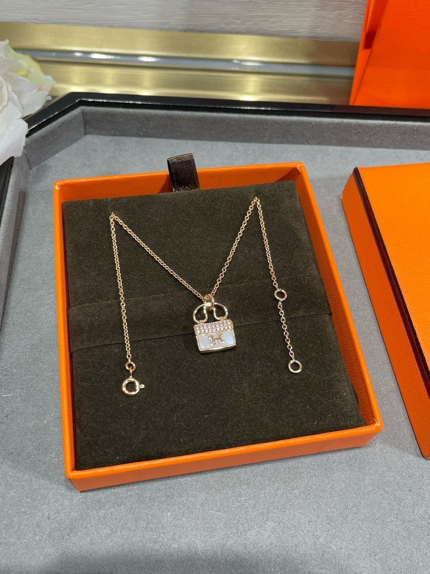 [Novalux]H CIRCE MOISSANITE PENDANT NECKLACE GOLD