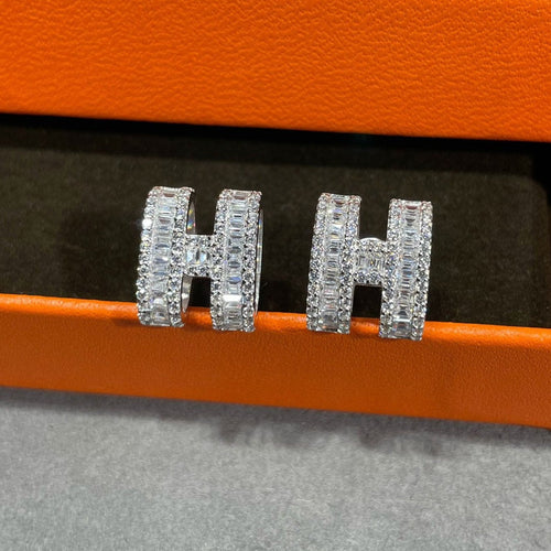 [Novalux]H STUD EARRINGS WITH SILVER DIAMONDS