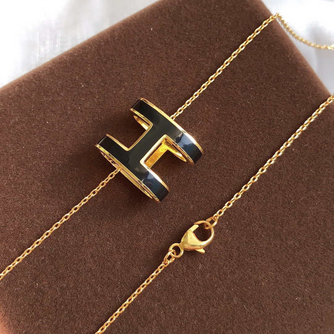[Novalux]HM CLIC BLACK ENAMEL GOLD NECKLACE