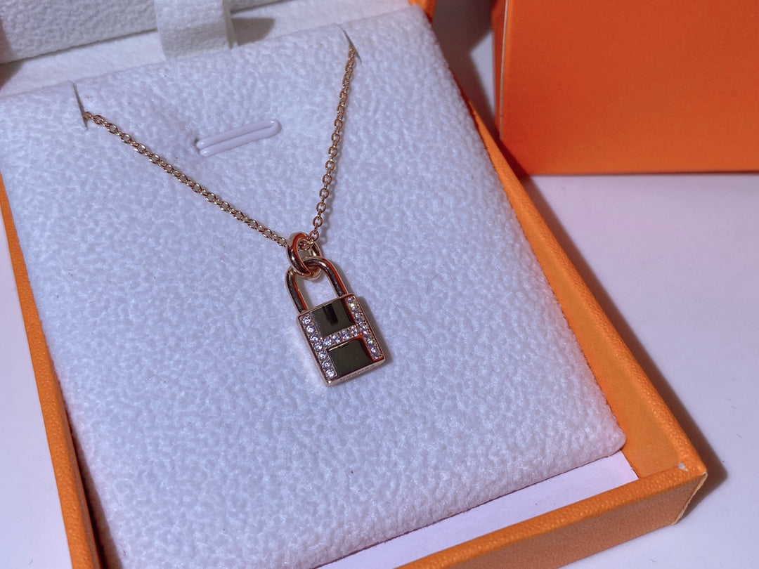 [Novalux]HM ADVANCED NICHE LOCK HEAD NECKLACE DIAMONDS