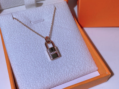 [Novalux]HM ADVANCED NICHE LOCK HEAD NECKLACE DIAMONDS