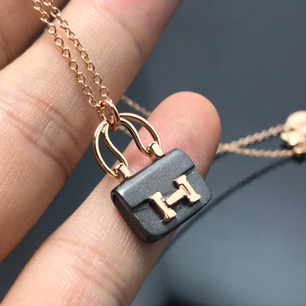 [Novalux]WOMEN'S HM AMULETTES CONSTANCE PENDANT NECKLACE