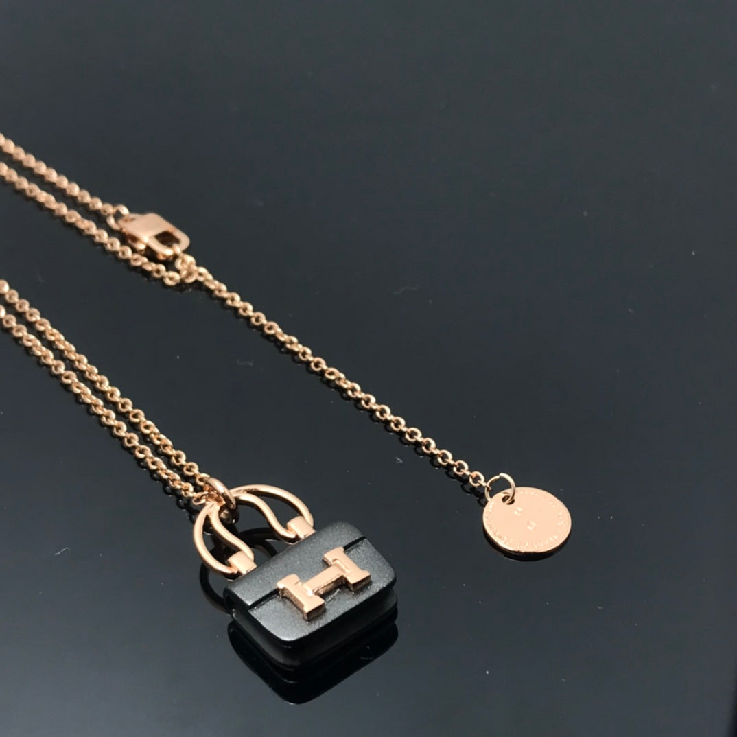 [Novalux]WOMEN'S HM AMULETTES CONSTANCE PENDANT NECKLACE