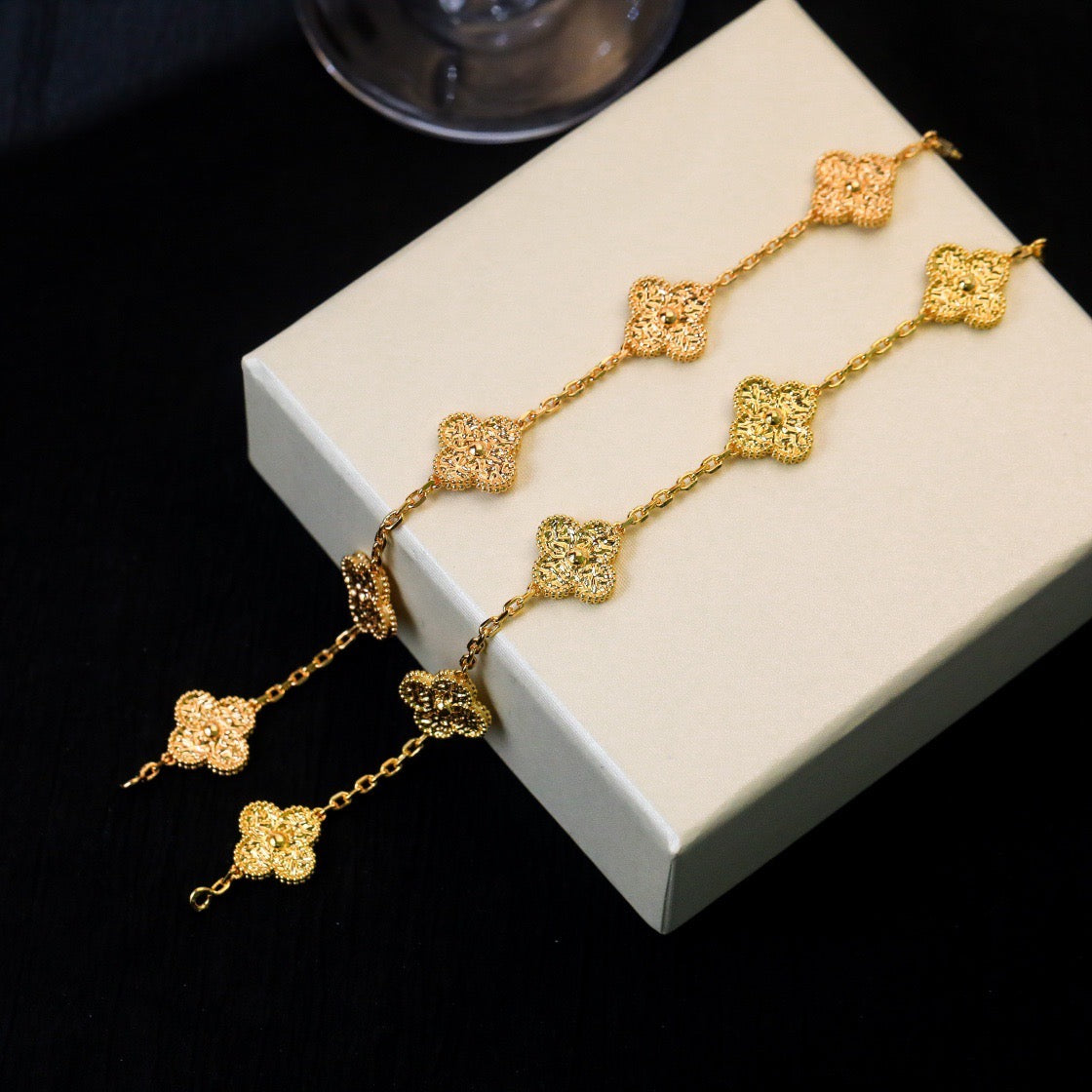 [Novalux]LUCKY CLOVER 5-MOTIF BRACELET - BRONZING