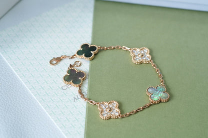 [Novalux]LUCKY CLOVER 5-MOTIF BRACELET - GREY MOTHER-OF-PEARL COLLECTION