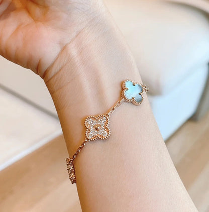 [Novalux]LUCKY CLOVER 5-MOTIF BRACELET - GREY MOTHER-OF-PEARL COLLECTION