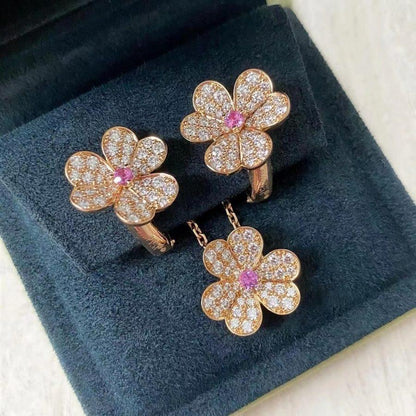 [Novalux]PAVÉ DIAMOND BUTTERFLY CHARM NECKLACE