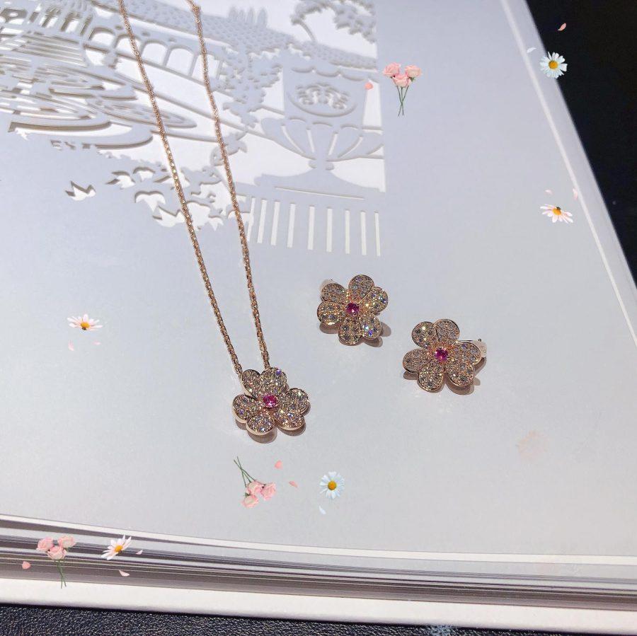 [Novalux]PAVÉ DIAMOND BUTTERFLY CHARM NECKLACE