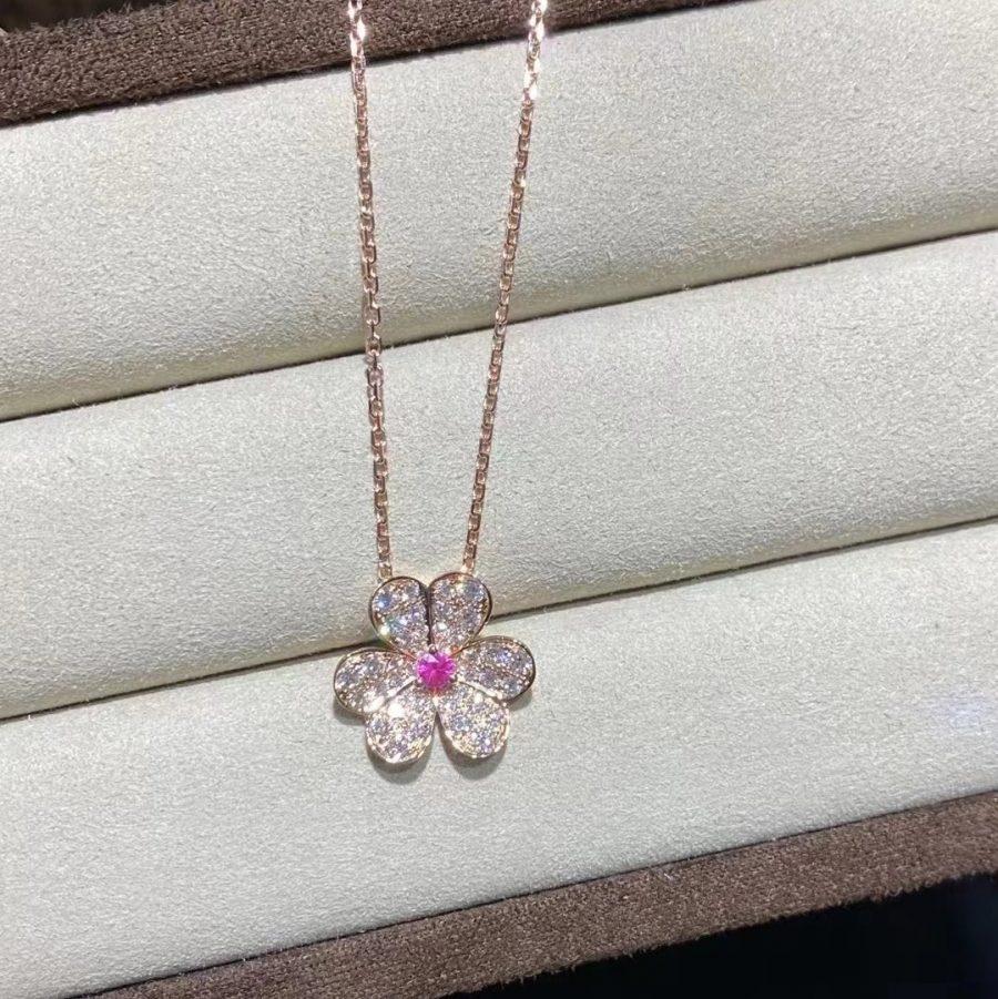 [Novalux]PAVÉ DIAMOND BUTTERFLY CHARM NECKLACE