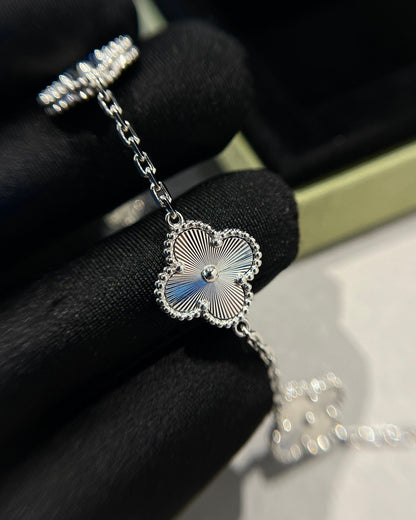 [Novalux]LUCKY CLOVER 5-MOTIF BRACELET - LASER COLLECTION