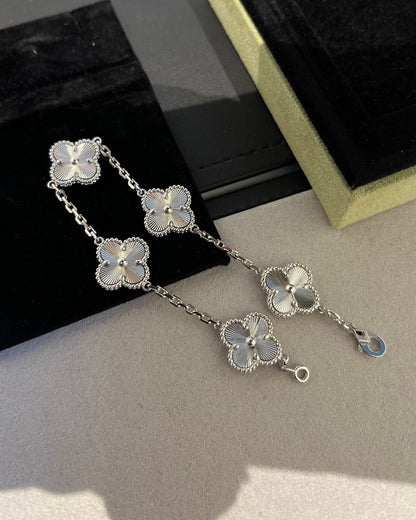 [Novalux]LUCKY CLOVER 5-MOTIF BRACELET - LASER COLLECTION